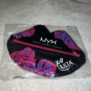 Lip-Shaped Pouch - Black and Pink